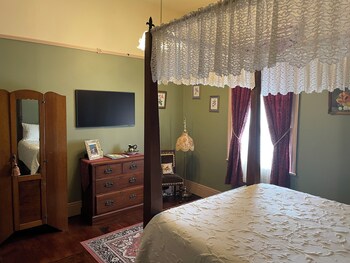 exchange hotel beaconsfield