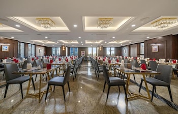 golden lotus luxury hotel da nang