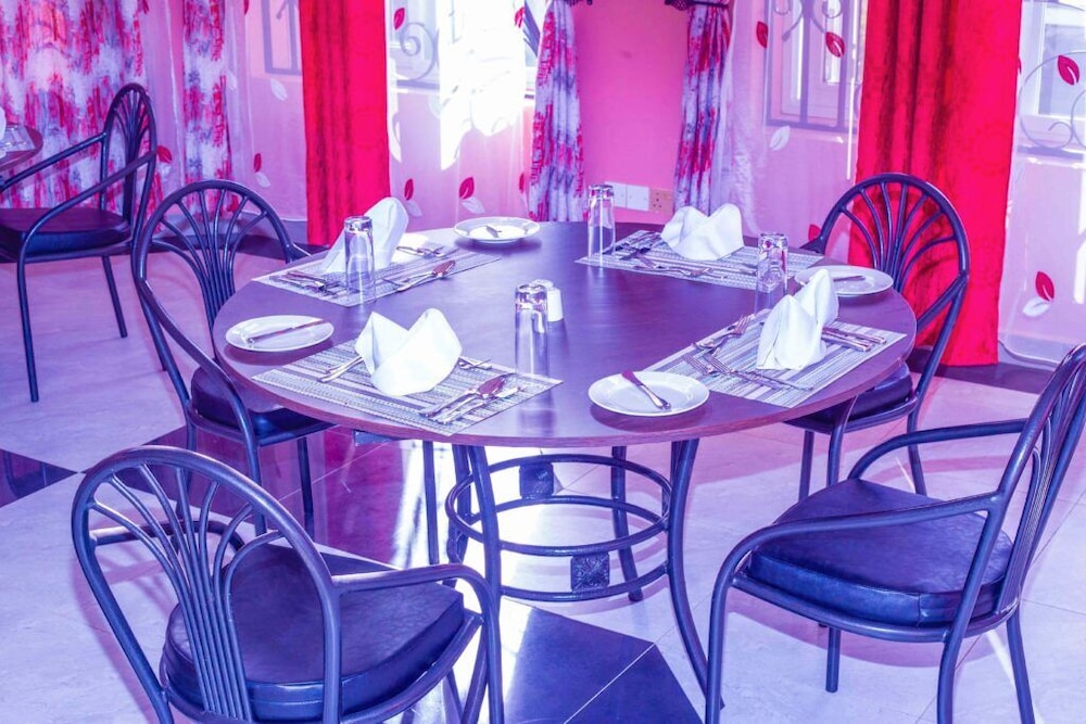 latonna safari hotel