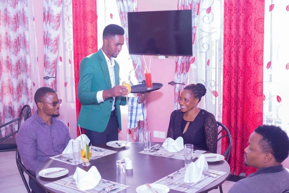 latonna safari hotel