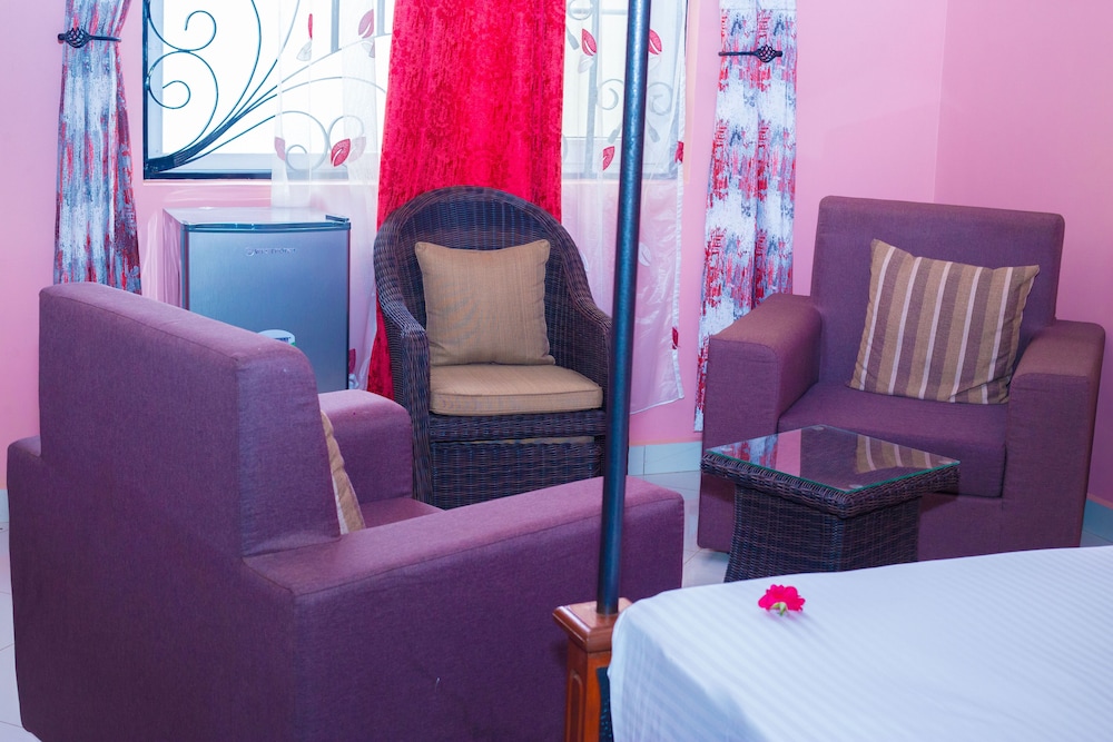 latonna safari hotel