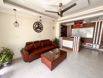 maharaja palace near medanta gurgaon