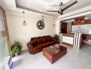 maharaja palace near medanta gurgaon