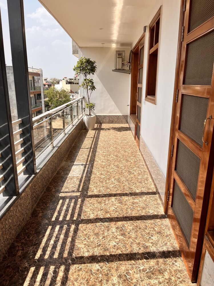 maharaja palace near medanta gurgaon