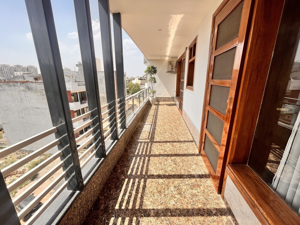 maharaja palace near medanta gurgaon