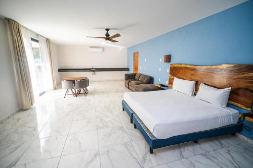 luna azul bacalar