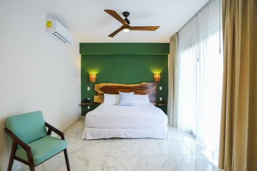 luna azul bacalar