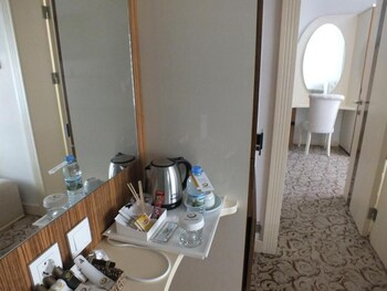 hotel izgi turhan