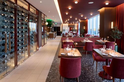 courtyard by marriott montreal laval
