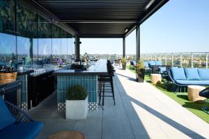 courtyard by marriott montreal laval