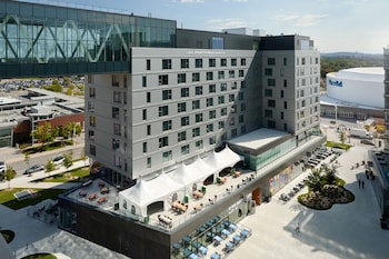 courtyard by marriott montreal laval