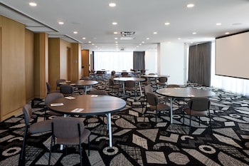 courtyard by marriott montreal laval