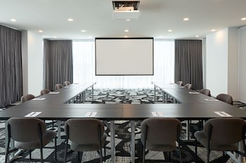 courtyard by marriott montreal laval