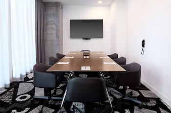 courtyard by marriott montreal laval
