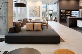 courtyard by marriott montreal laval