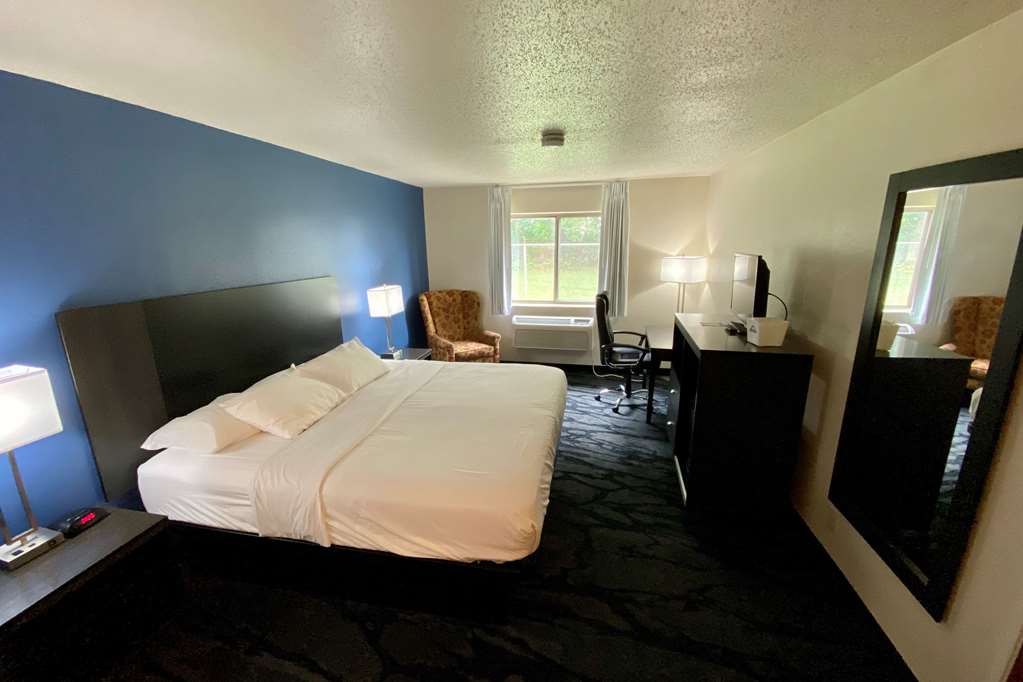 baymont inn and suites by wyndham swanton toledo airport