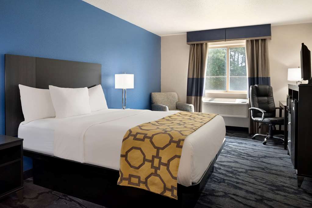 baymont inn and suites by wyndham swanton toledo airport