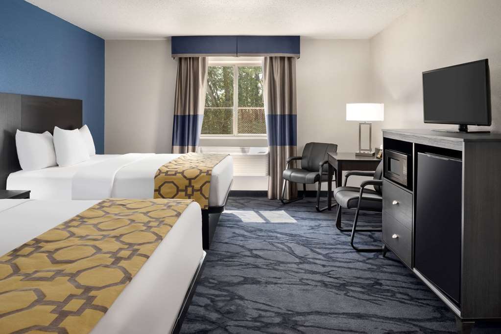 baymont inn and suites by wyndham swanton toledo airport