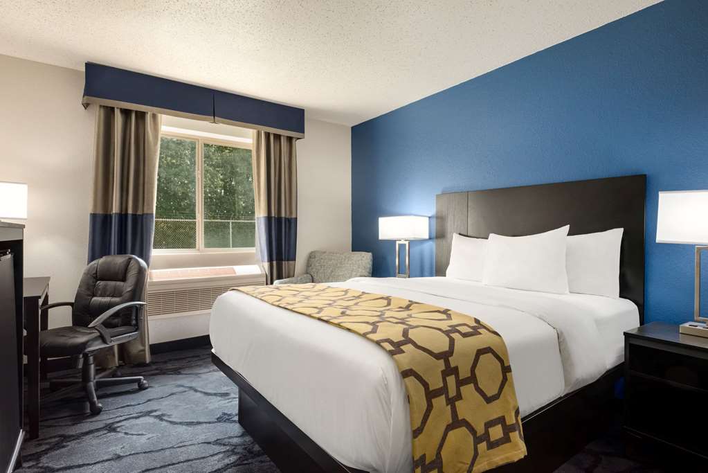 baymont inn and suites by wyndham swanton toledo airport