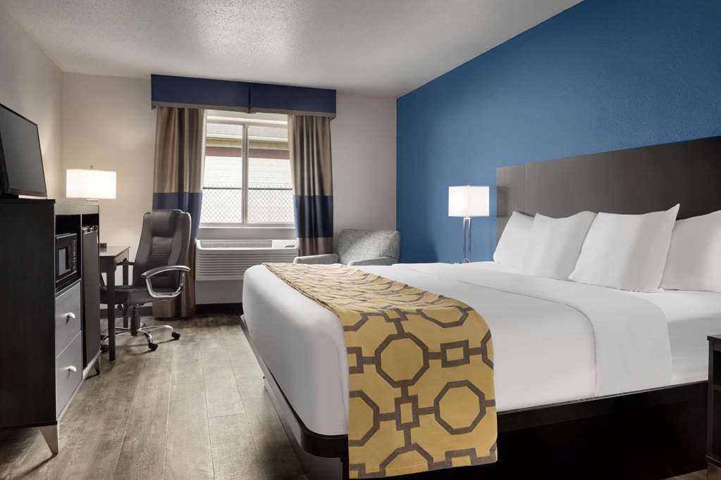 baymont inn and suites by wyndham swanton toledo airport