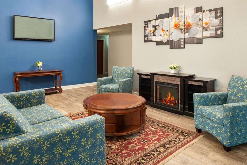 baymont inn and suites by wyndham swanton toledo airport