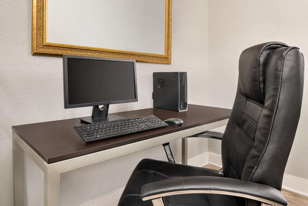 baymont inn and suites by wyndham swanton toledo airport