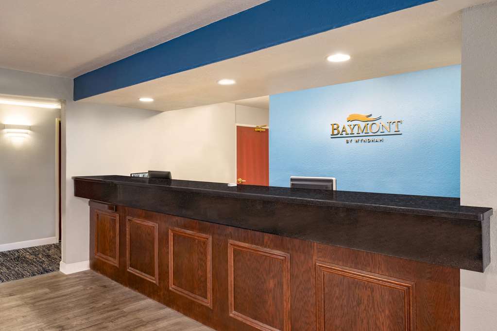 baymont inn and suites by wyndham swanton toledo airport