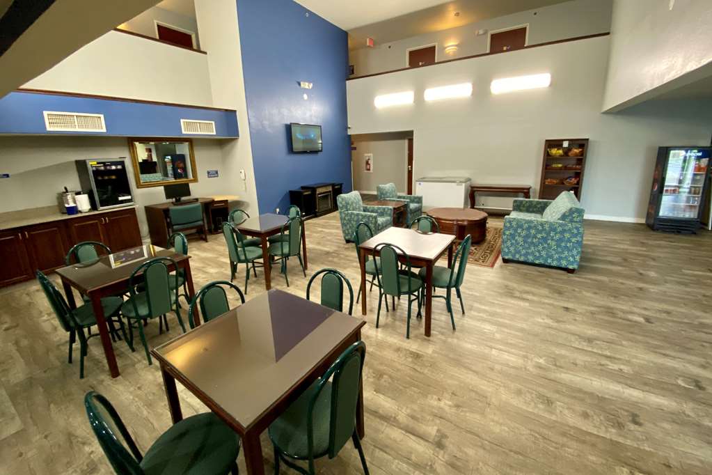 baymont inn and suites by wyndham swanton toledo airport