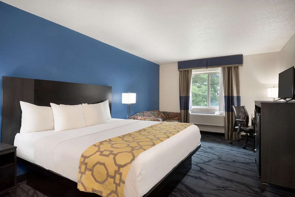baymont inn and suites by wyndham swanton toledo airport