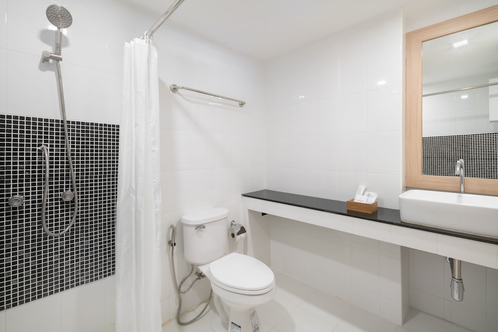 g boutique surawong bangkok