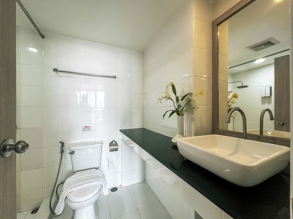 g boutique surawong bangkok