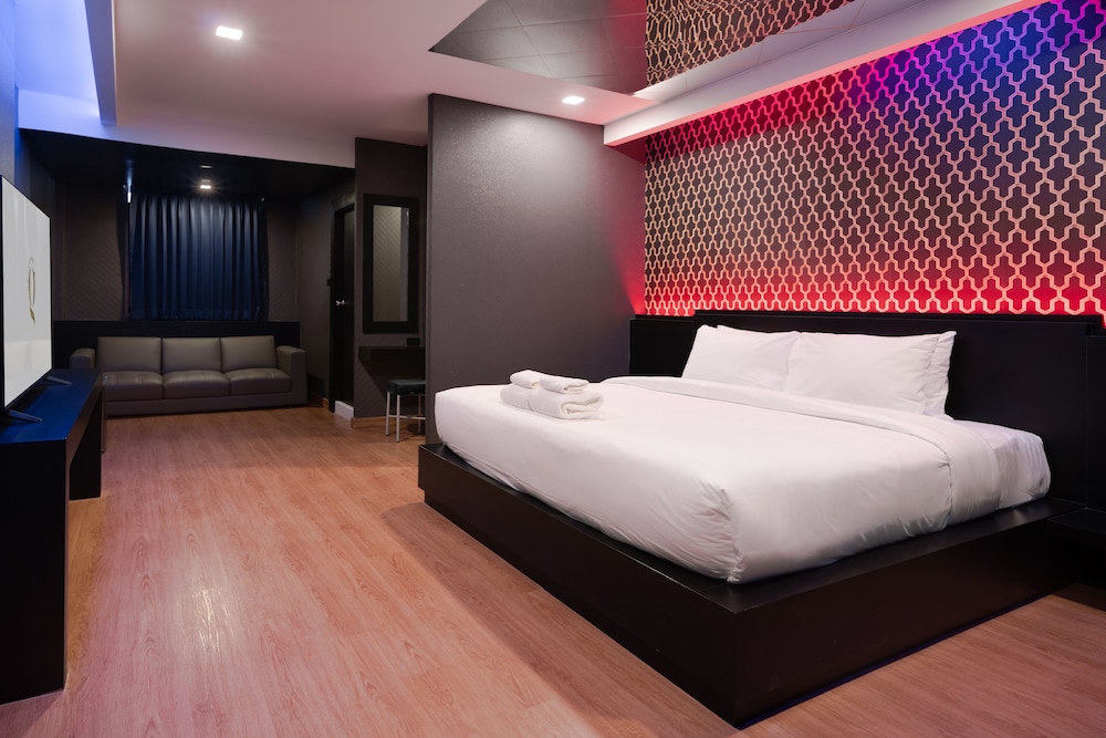 g boutique surawong bangkok