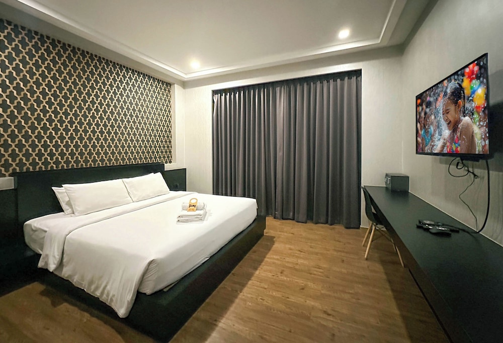 g boutique surawong bangkok