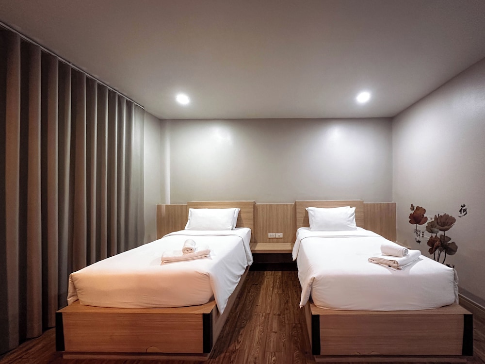 g boutique surawong bangkok