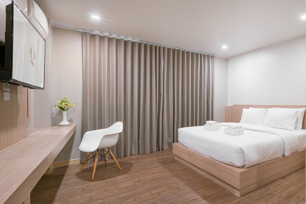 g boutique surawong bangkok