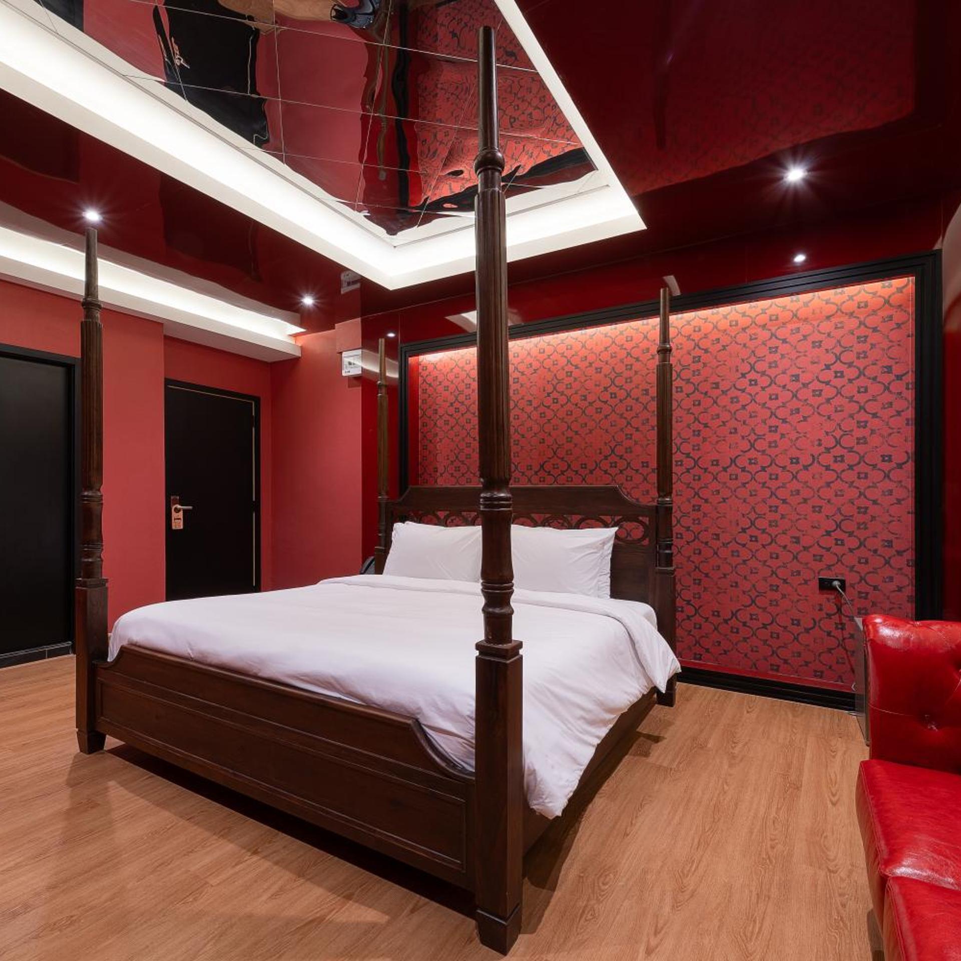 g boutique surawong bangkok