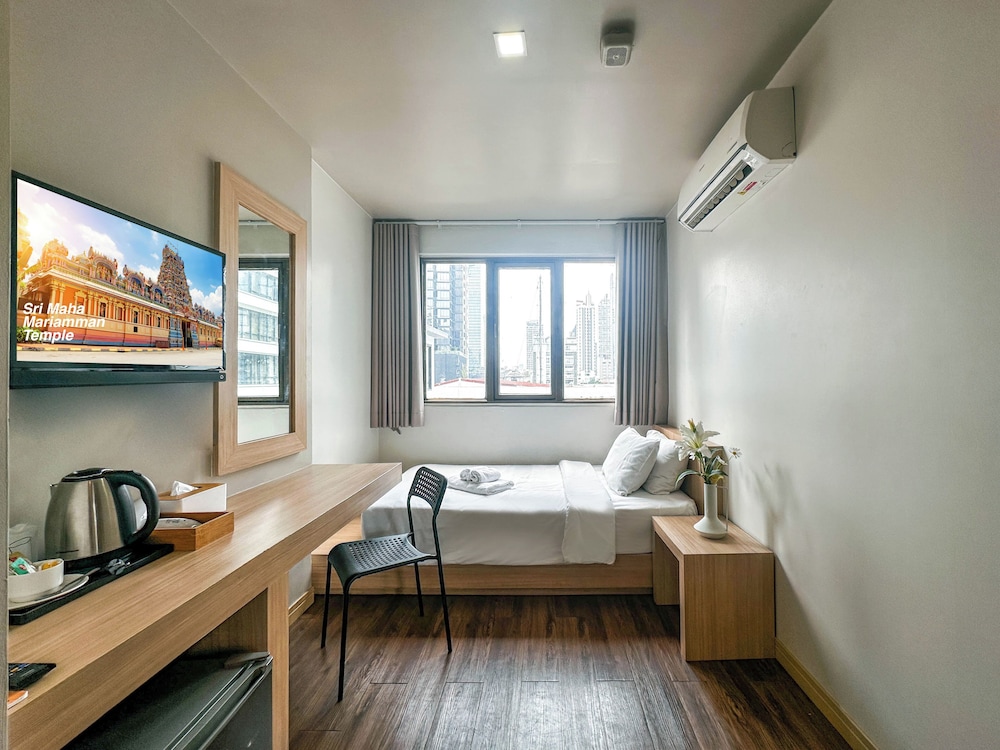 g boutique surawong bangkok