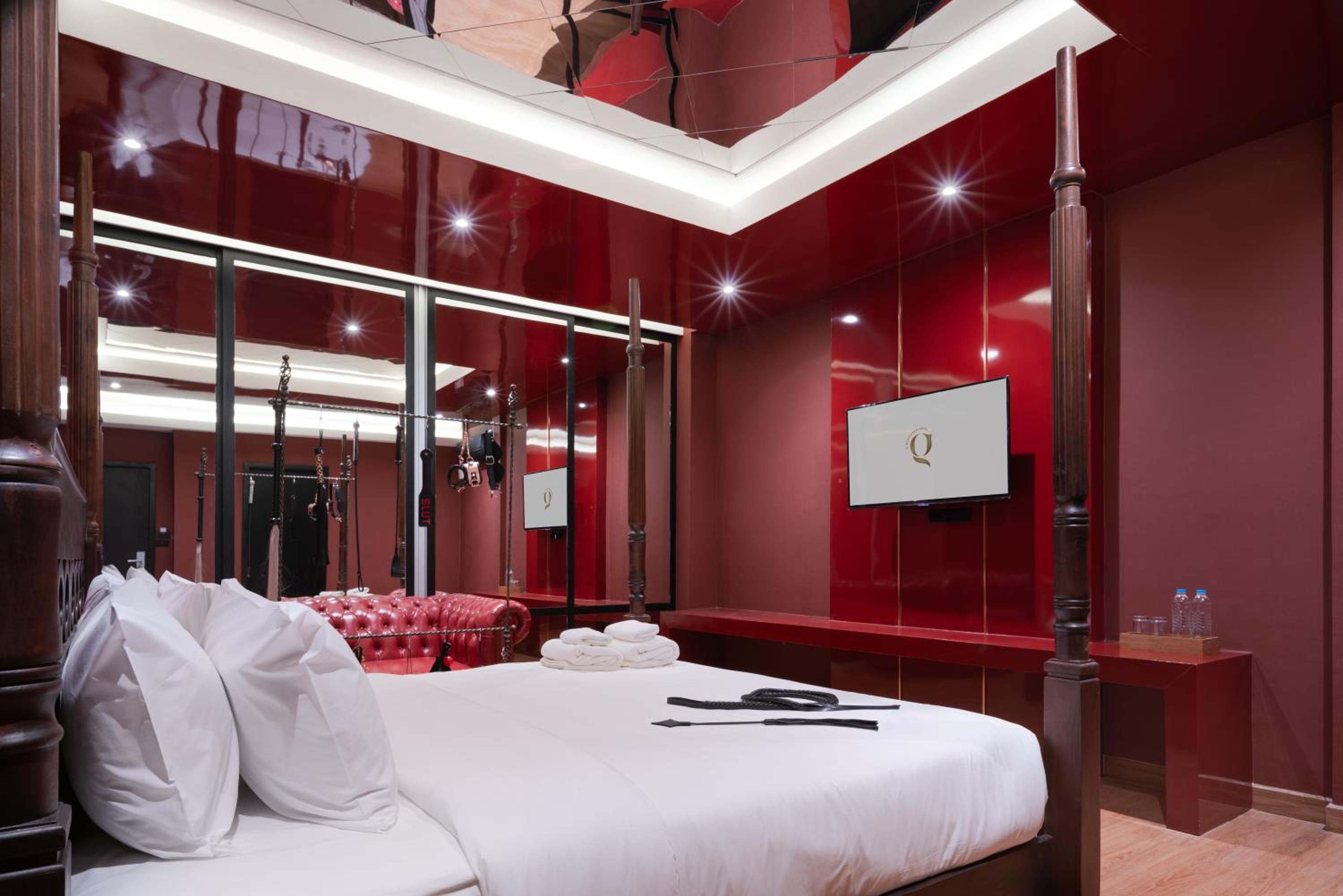 g boutique surawong bangkok