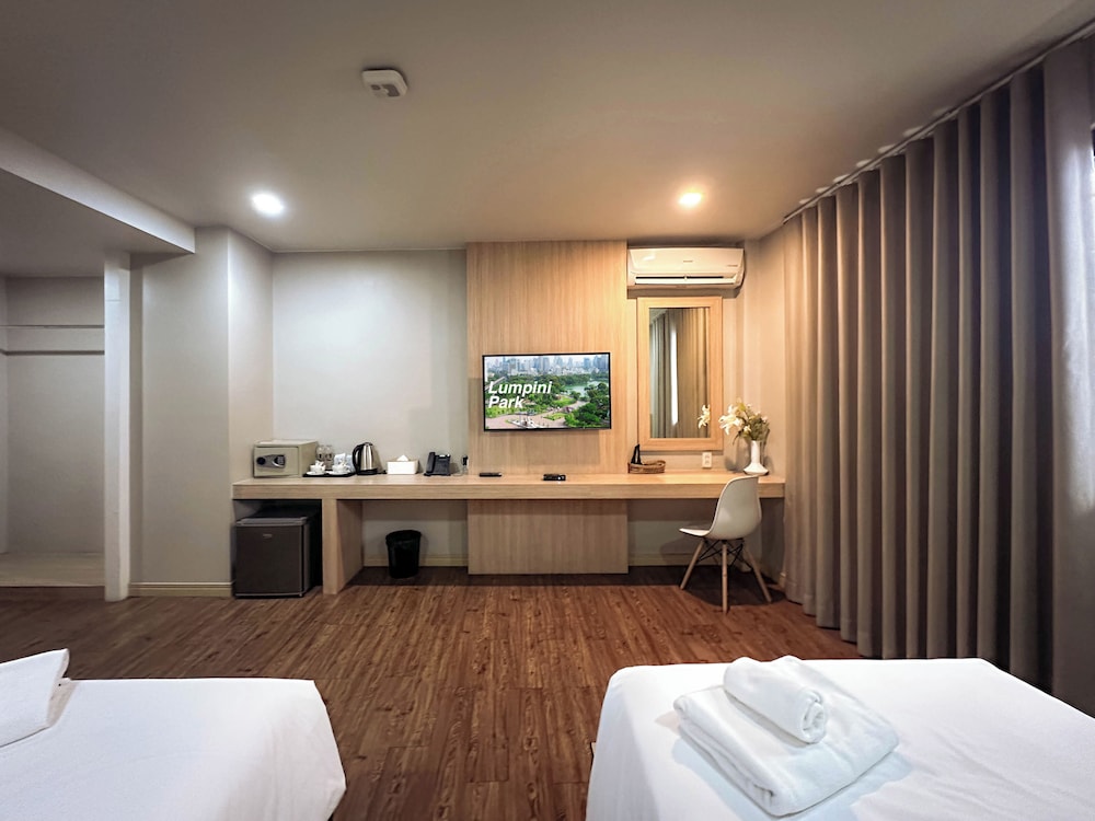 g boutique surawong bangkok
