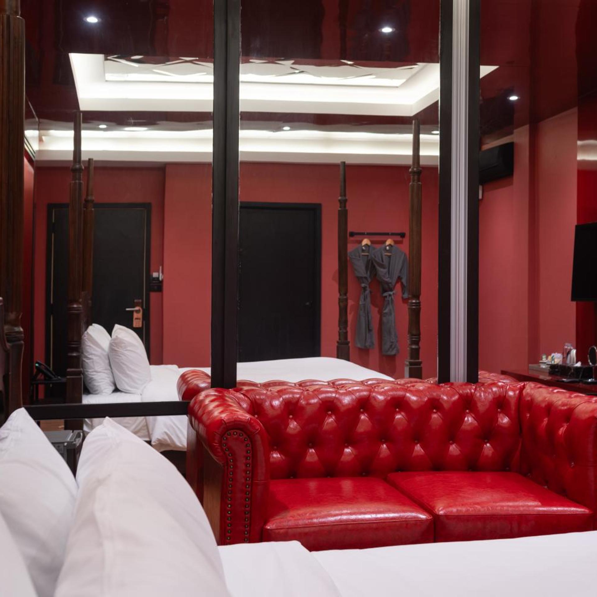 g boutique surawong bangkok
