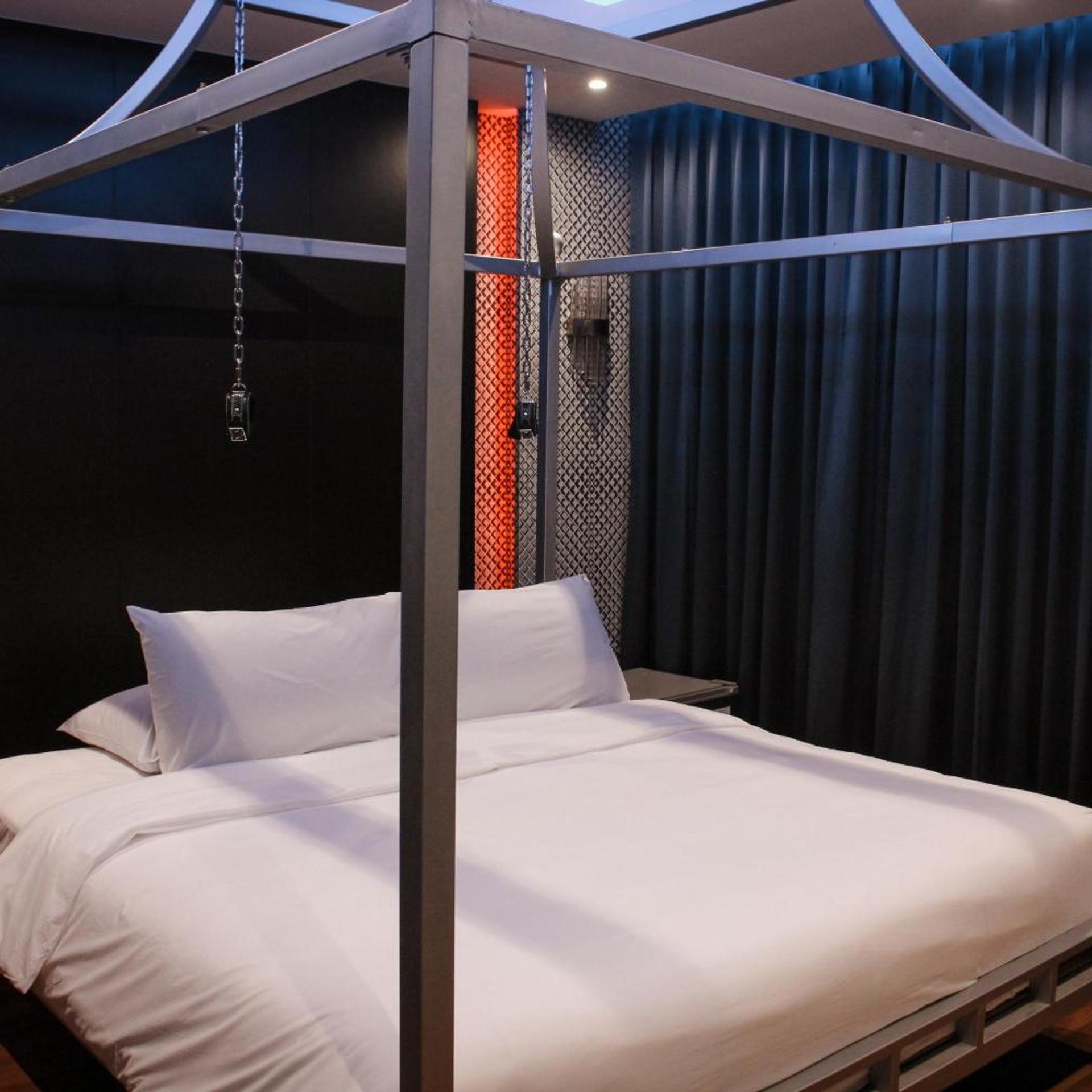g boutique surawong bangkok