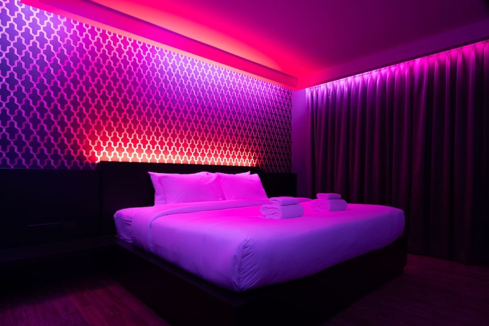 g boutique surawong bangkok