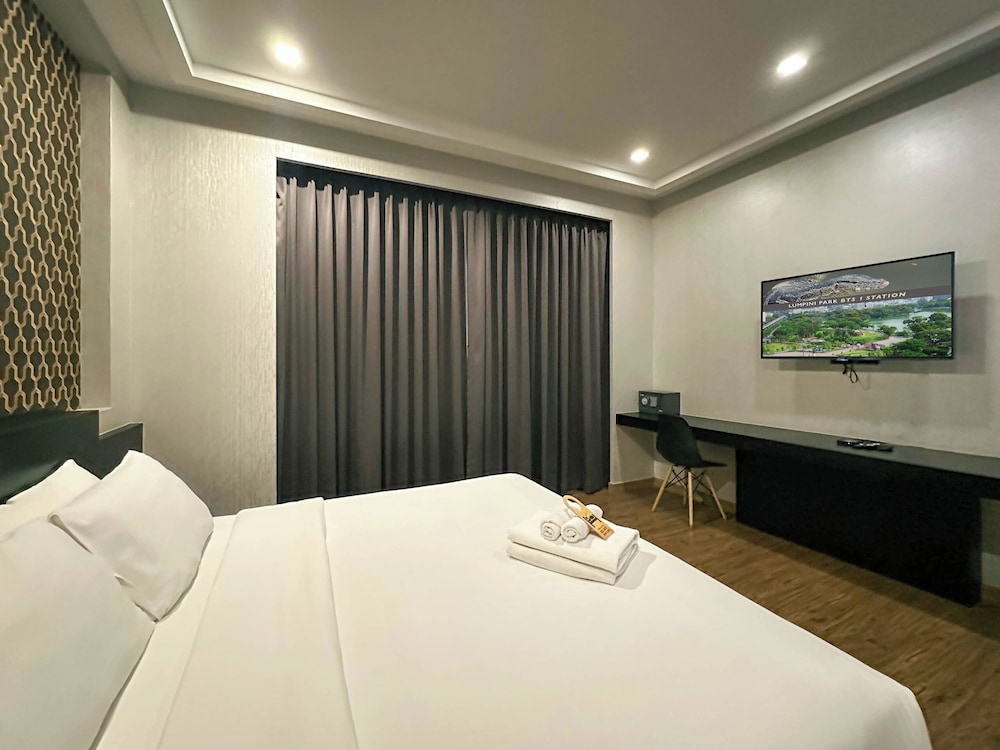 g boutique surawong bangkok