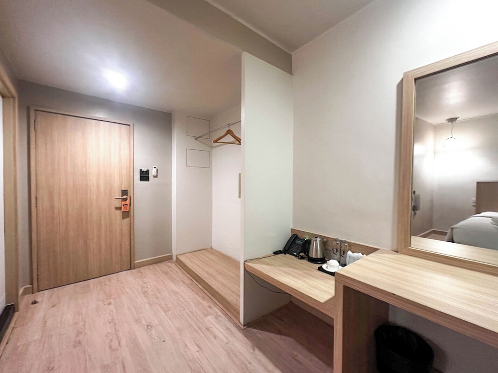 g boutique surawong bangkok