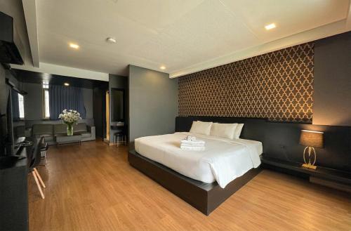 g boutique surawong bangkok