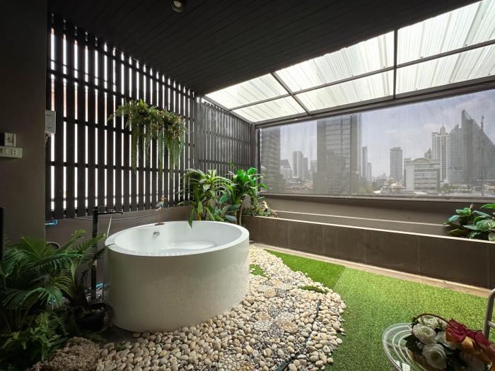 g boutique surawong bangkok