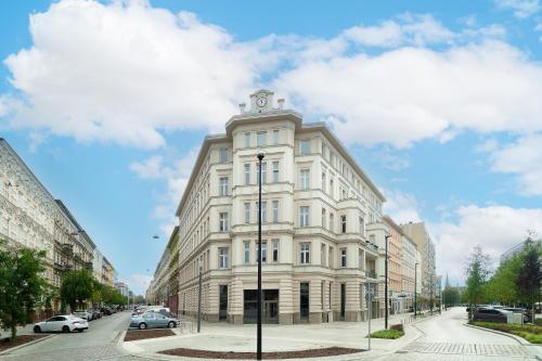 margi maya apartments