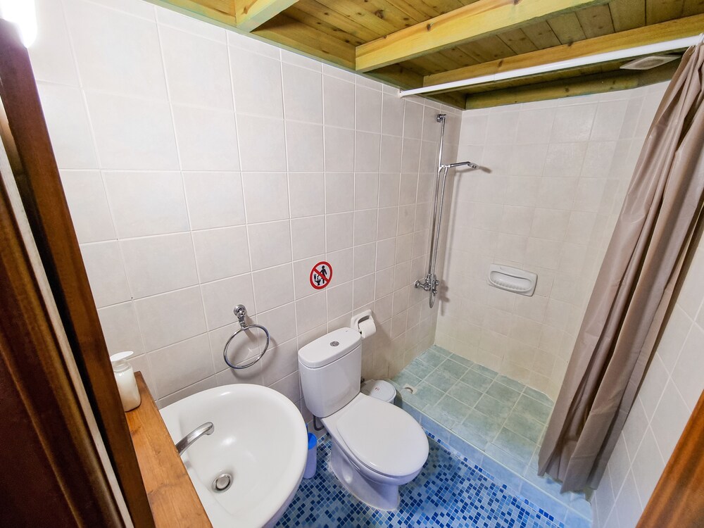 aphrodites pool retreat