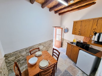 aphrodites pool retreat