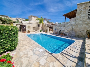 aphrodites pool retreat